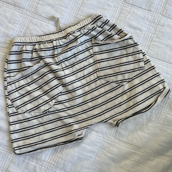 1 + in the family Orlando shorts in cream and black - Picture 2 of 4